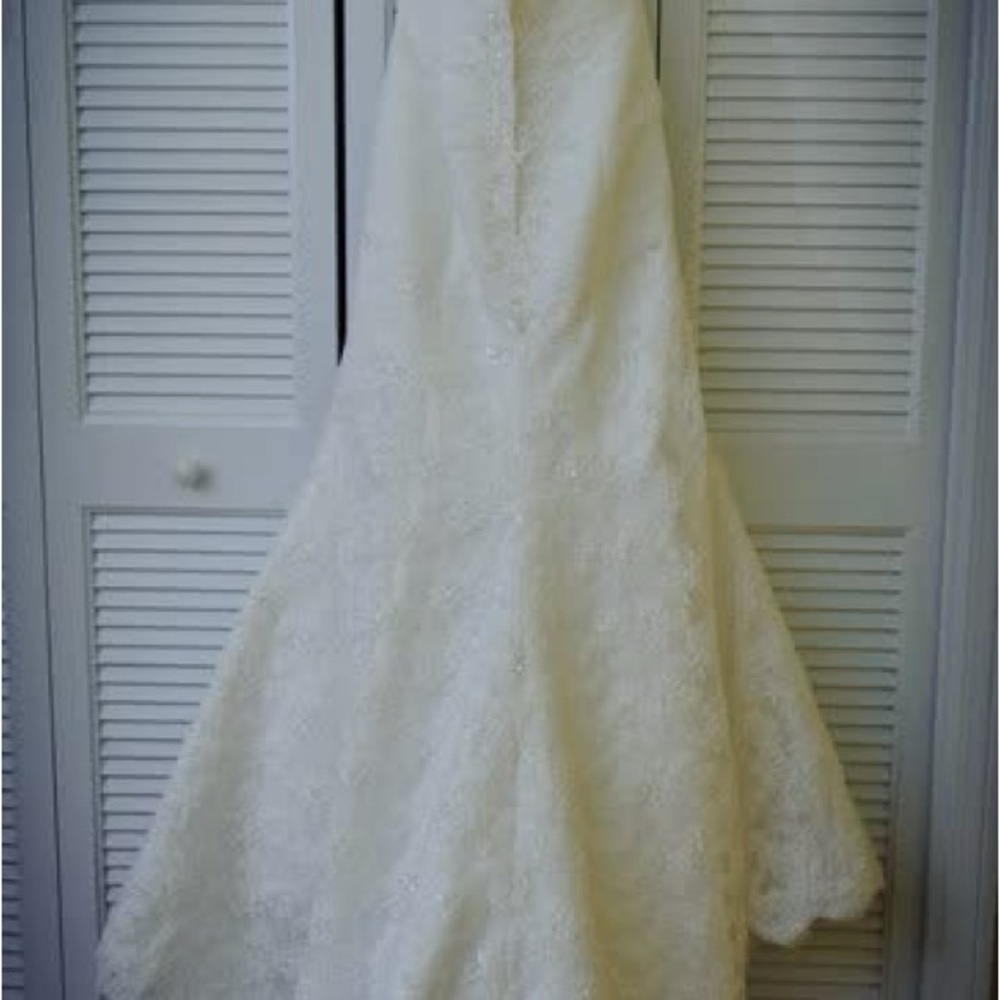 Elegant Oleg Cassini White Lace Mermaid Wedding Dress